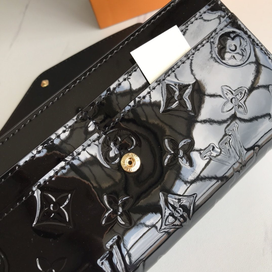 BL - High Quality Wallet LUV 006