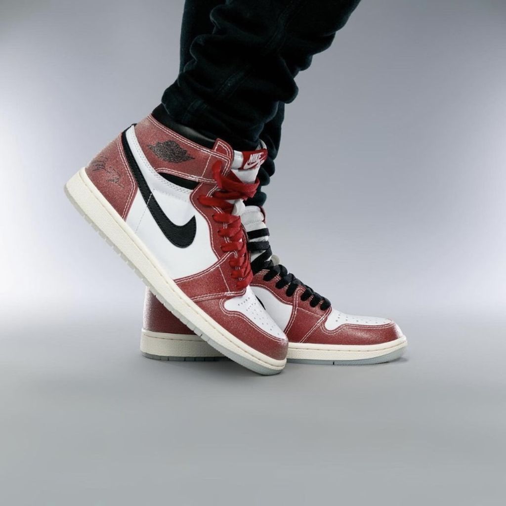 BL - AJ1 Trophy Room Son of JD
