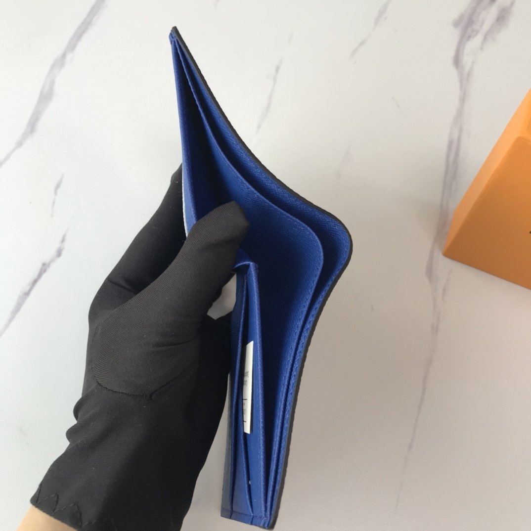 BL - High Quality Wallet LUV 046