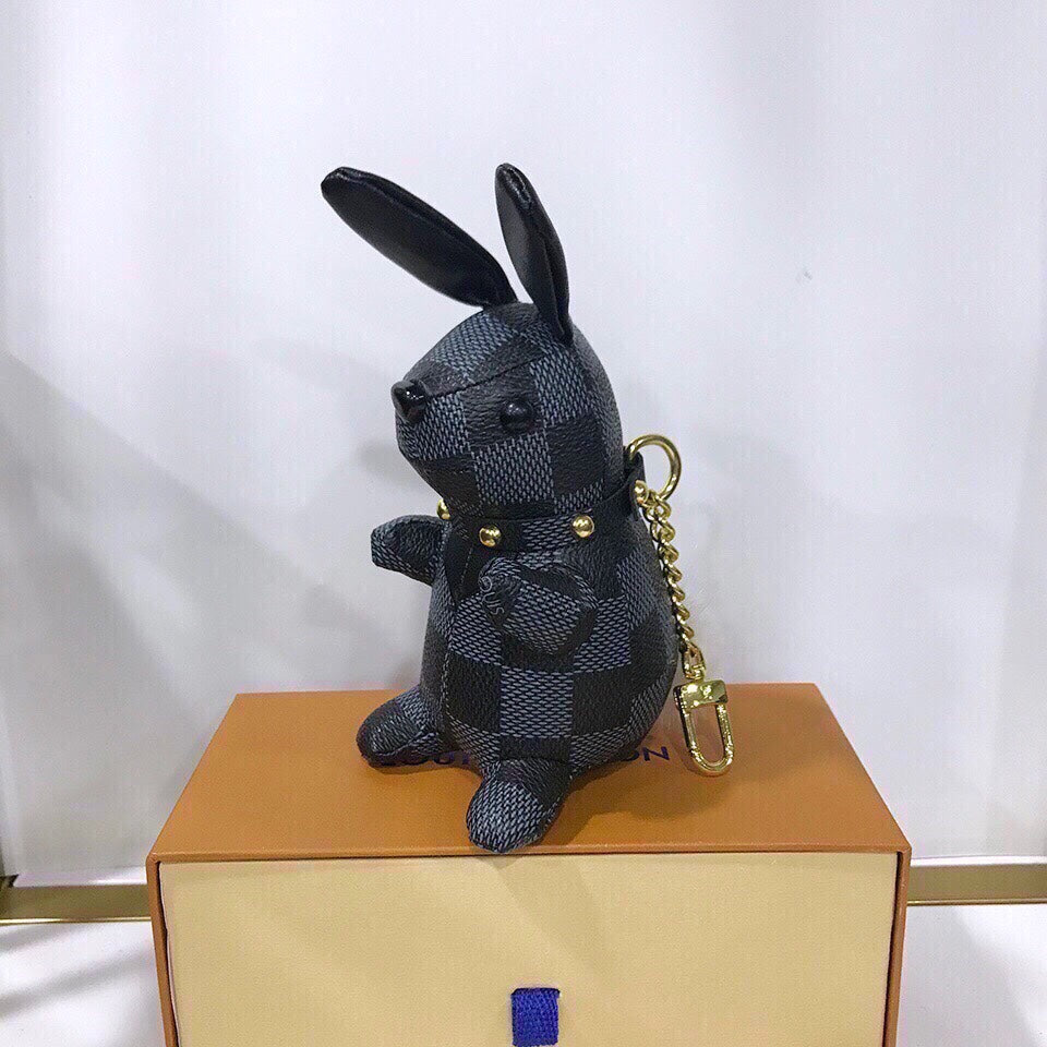 BL -High Quality Keychains LUV 050