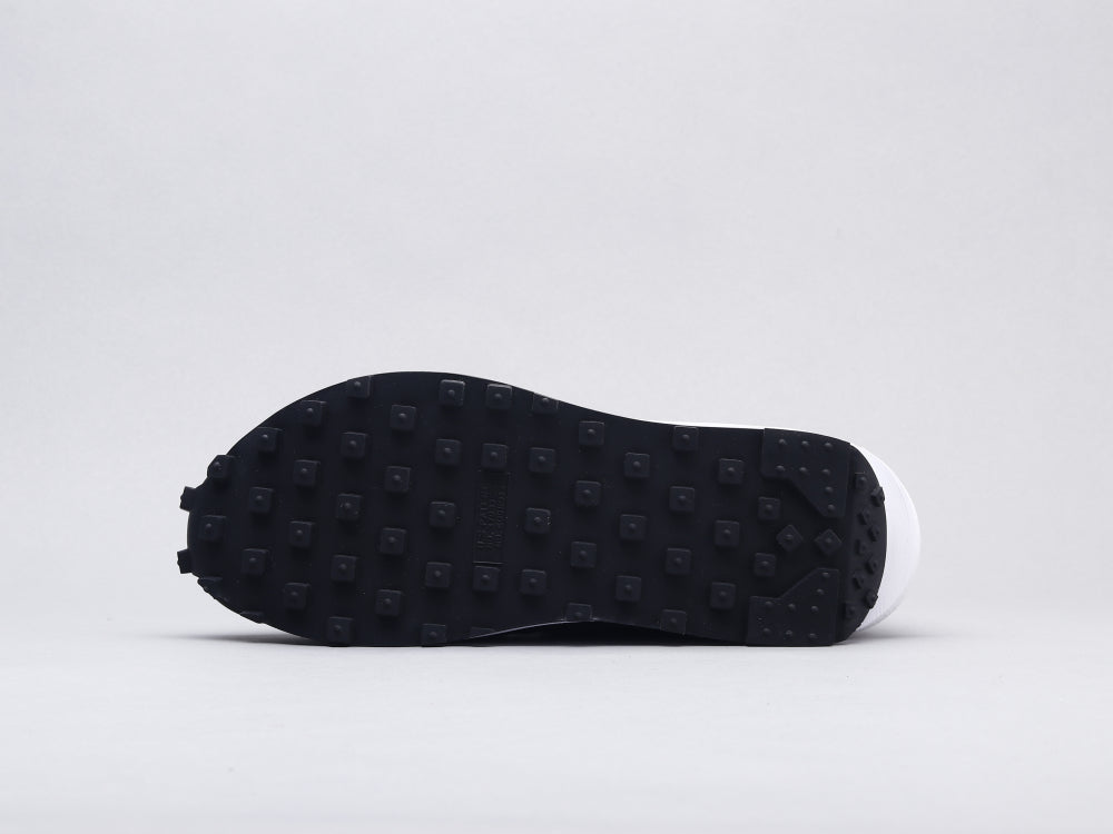 BL - NKE Waffle Satin Black