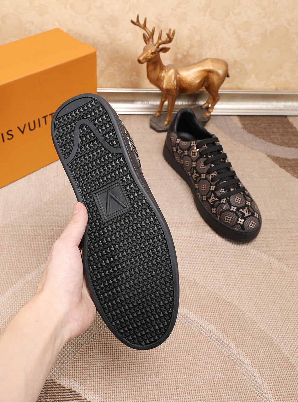 BL - High Quality Luv Sneaker 193