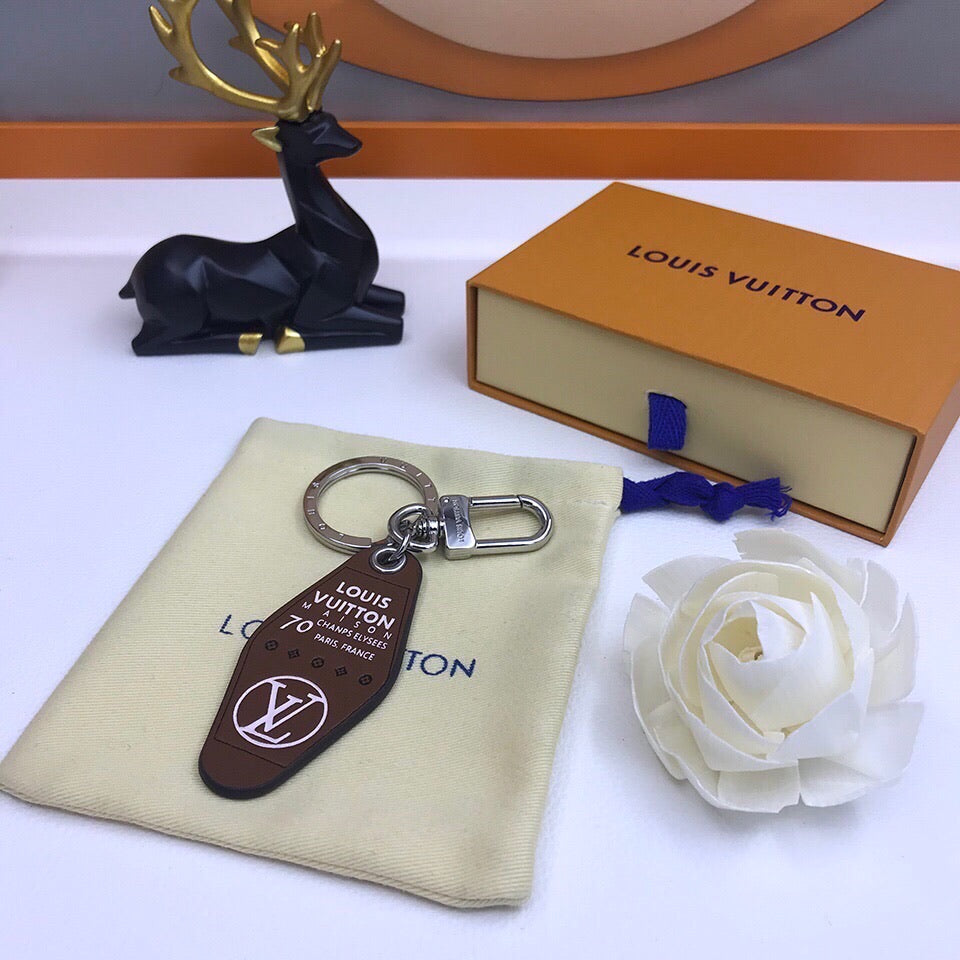 BL - High Quality Keychains LUV 008