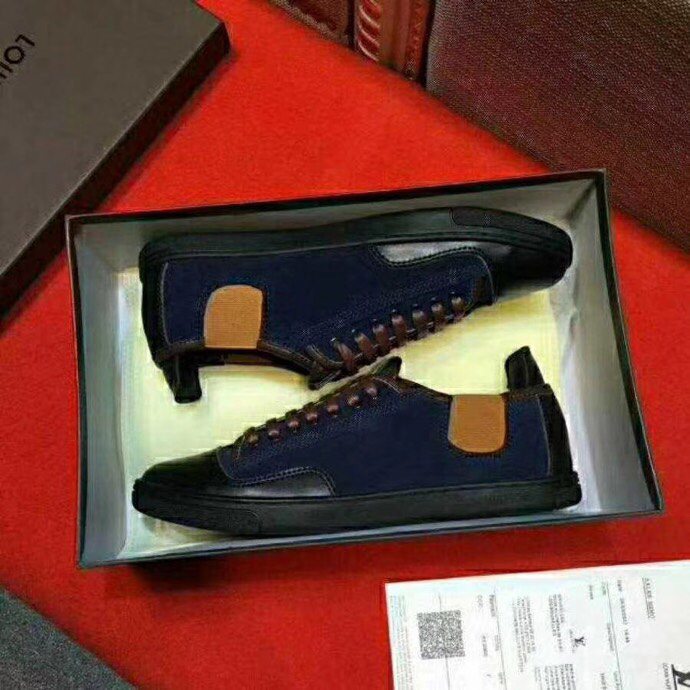 BL - High Quality Luv Sneaker 067