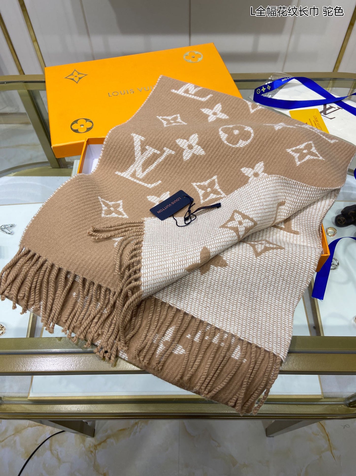 High Quality LUV  Scarf 038