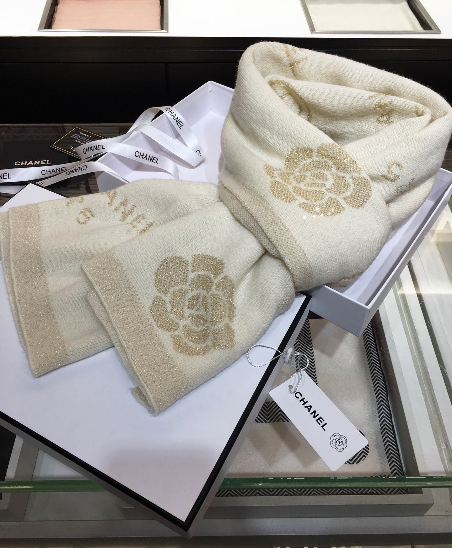 High Quality  CHL  Scarf 002