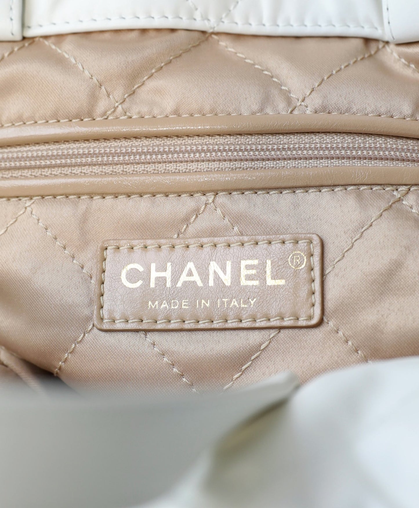 ChanelLarge Chanel22 Backpack White For Women, Women’s Bags 19.9in/51cm AS3313 B08037 10601