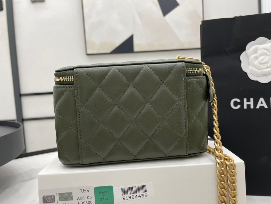 ChanelSmall Vanity Case Emerald Green For Women, Women’s Bags 5.9in/15cm