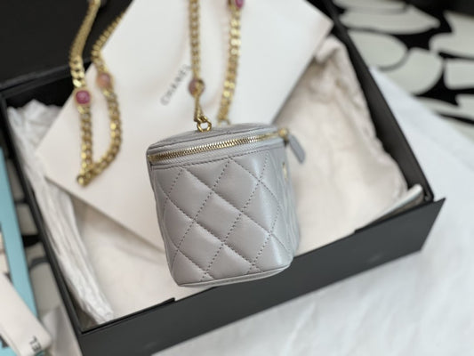 ChanelVanity With Chain Gray For Women, Women’s Bags 6.2in/16cm