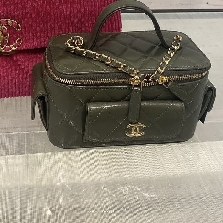 ChanelVanity Bag With Strap Dark Green For Women, Women’s Bags 6.6in/17cm