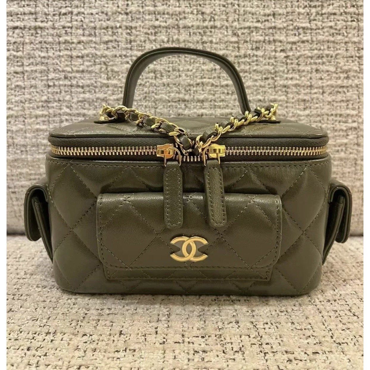 ChanelVanity Bag With Strap Dark Green For Women, Women’s Bags 6.6in/17cm
