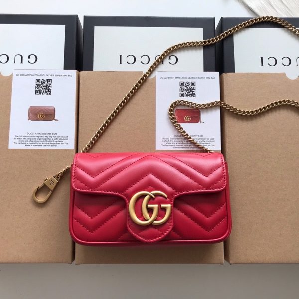 GG Marmont matelassé leather super mini bag