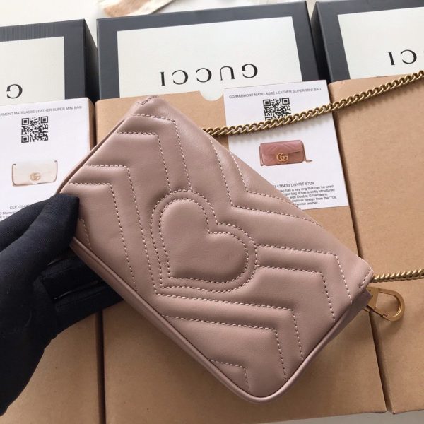 GG Marmont matelassé leather super mini bag