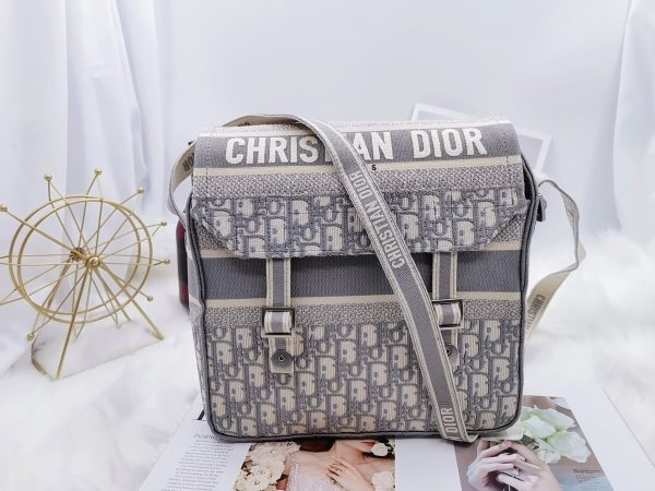 DR Crossbody