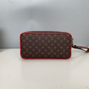 LV POCHETTE VOLGA