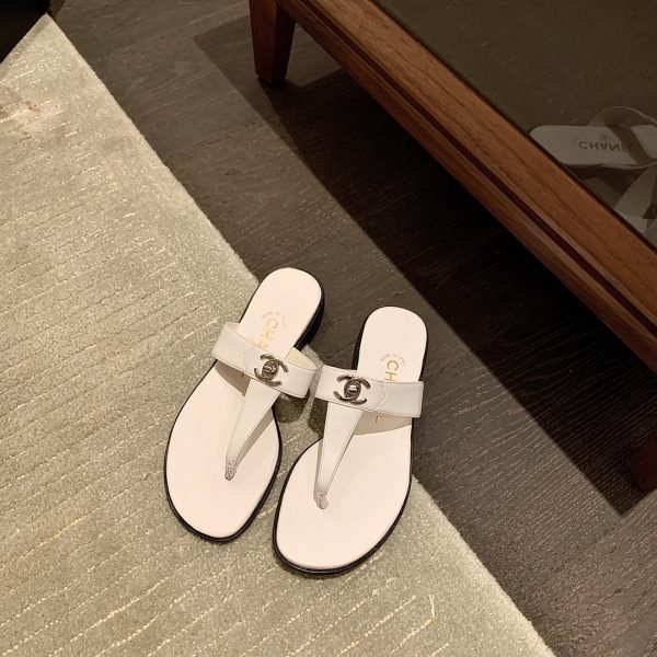 Cn SLIPPERS 9