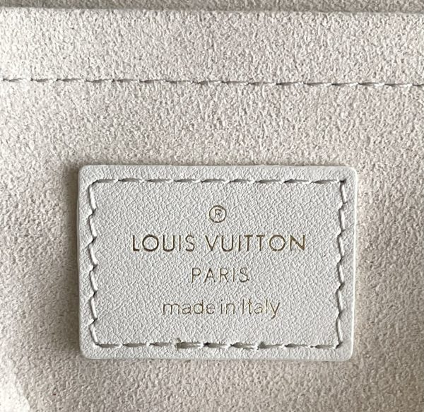 LV NEW WAVE CHAIN BAG