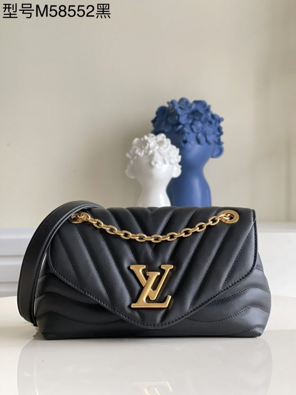 LV NEW WAVE CHAIN BAG