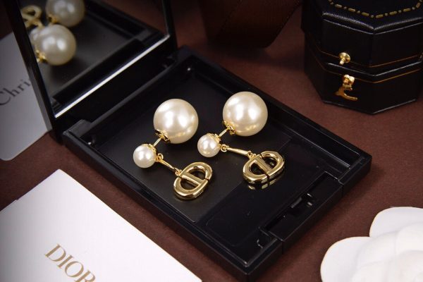 Best Quality Earring DR 017