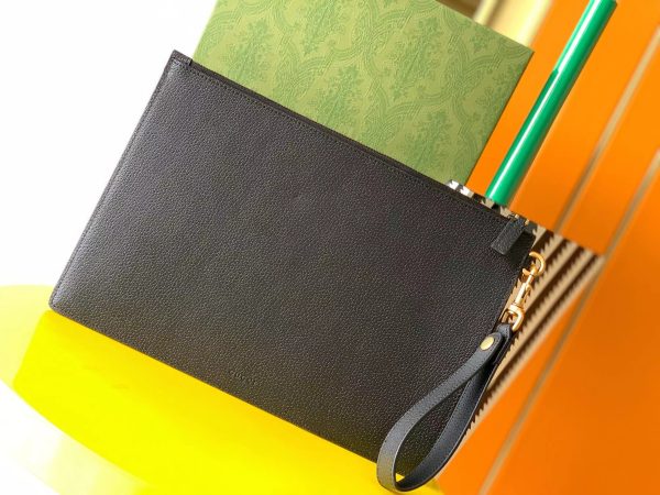 GG Marmont leather pouch