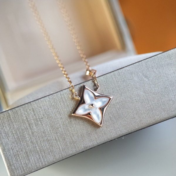 Best Quality Necklace LV 019