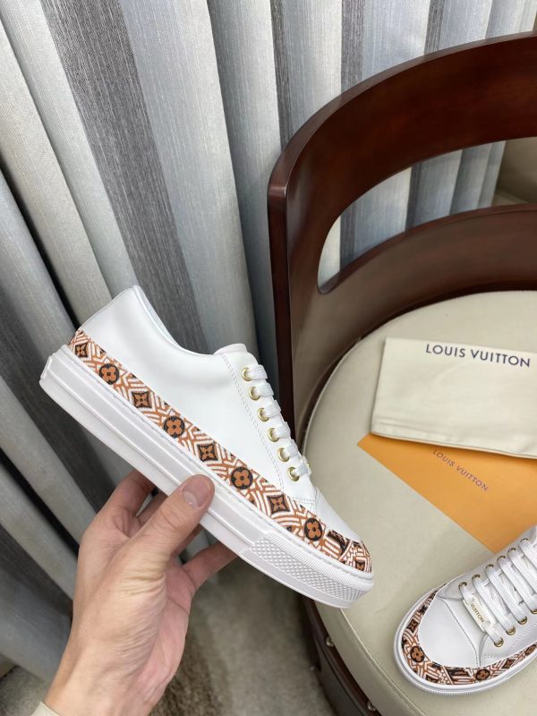 LV FLAT BOTTOM SHOES