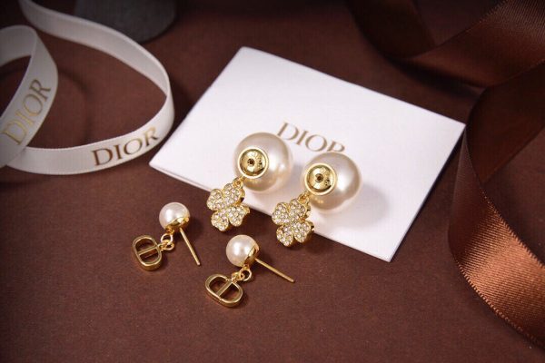 Best Quality Earring DR 058