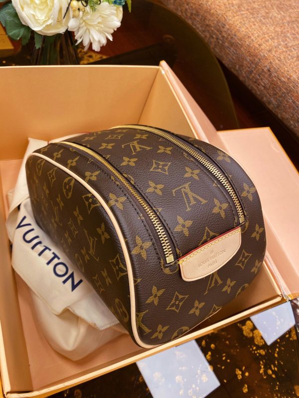 LV King Size Toiletry Bag