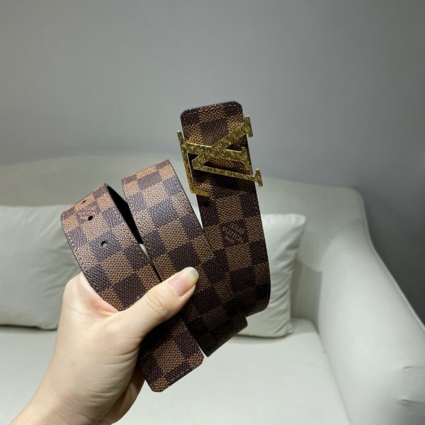 LV MONOGRAM