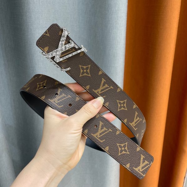 LV MONOGRAM