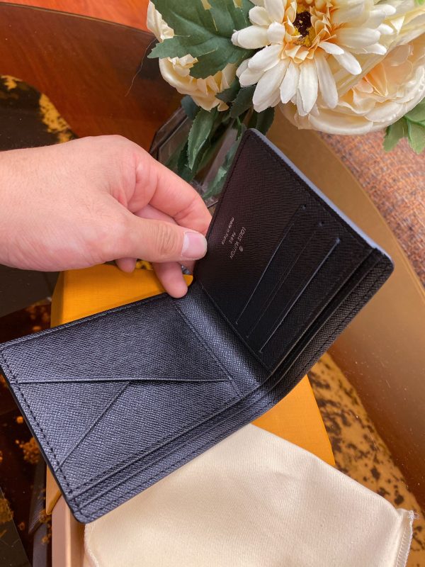 MULTIPLE WALLET