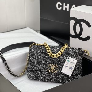 CN 19 HANDBAG