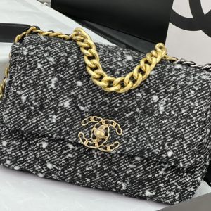 CN 19 HANDBAG