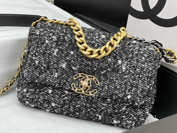 CN 19 HANDBAG