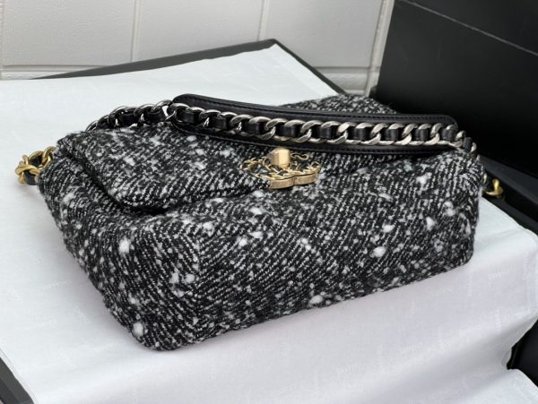 CN 19 HANDBAG