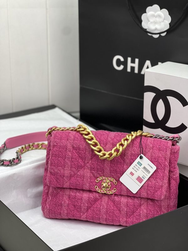 CN 19 LARGE HANDBAG