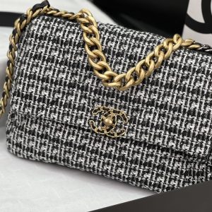 CN 19 LARGE HANDBAG