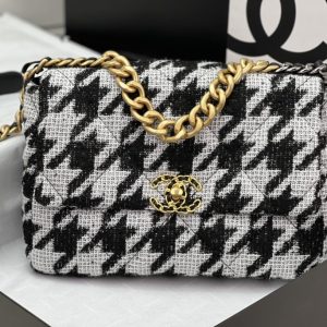 CN 19 LARGE HANDBAG