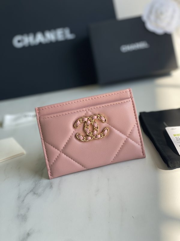 Chanl 19 CARD HOLDER