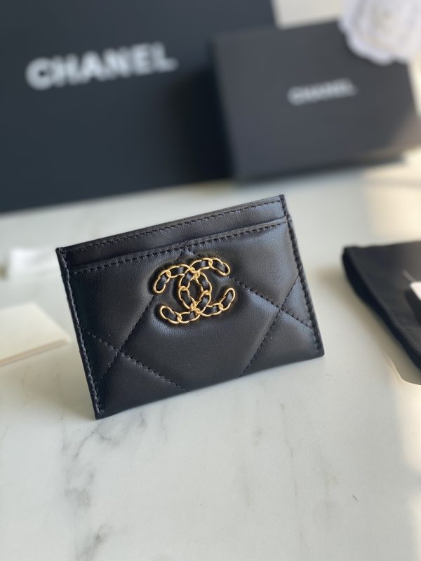 Chanl 19 CARD HOLDER