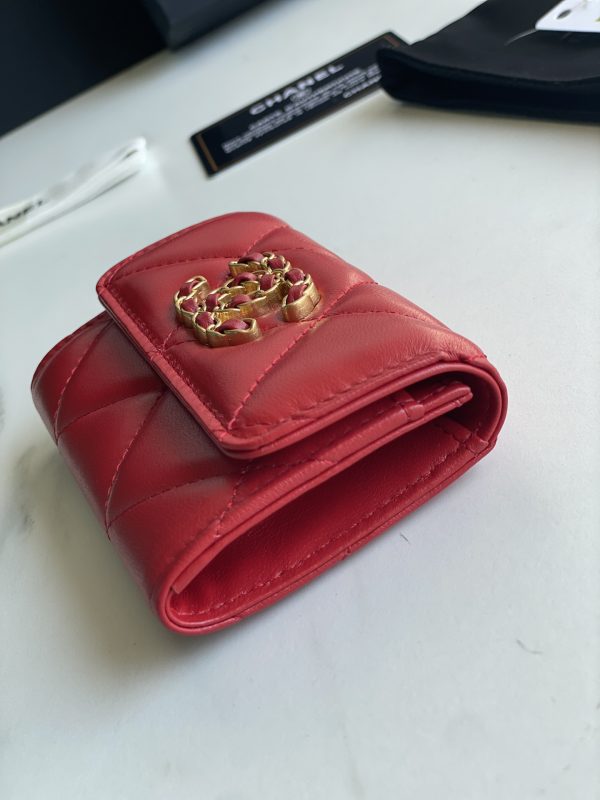 Chanl 19 FLAP CARD HOLDER