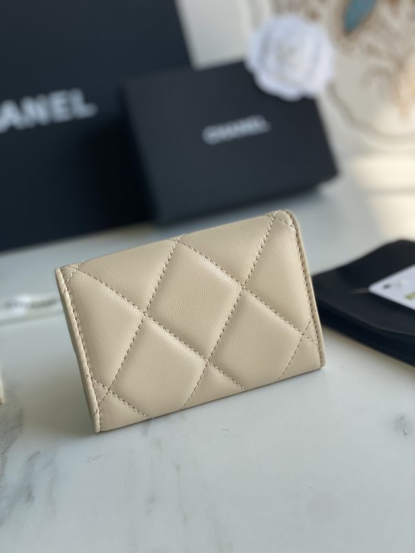 Chanl 19 FLAP CARD HOLDER