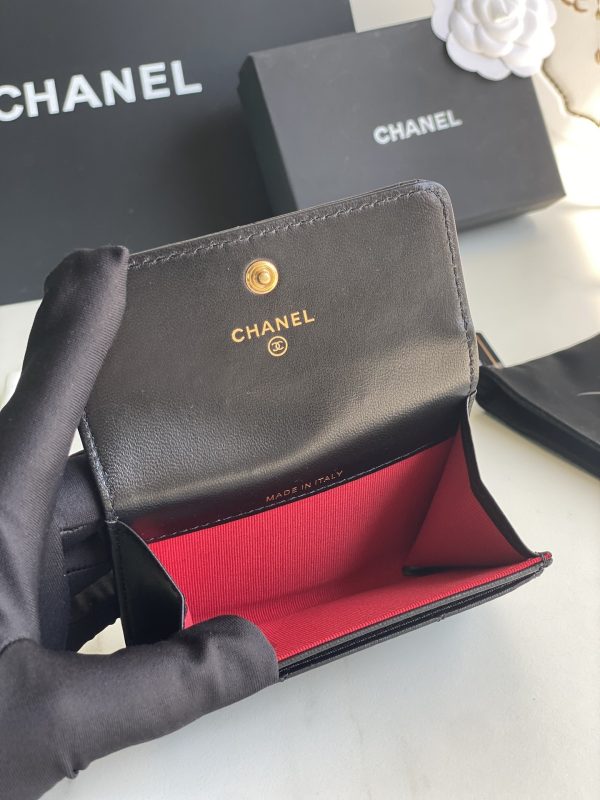 Chanl 19 FLAP CARD HOLDER