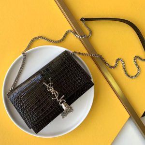 KATE CHAIN WALLET WITH TASSEL IN GRAIN DE POUDRE EMBOSSED LEATHER