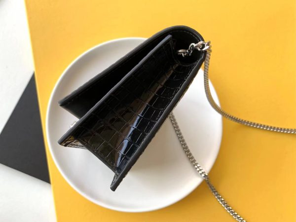KATE CHAIN WALLET WITH TASSEL IN GRAIN DE POUDRE EMBOSSED LEATHER