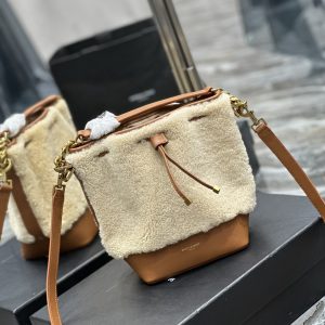 EMMANUELLE SMALL BUCKET BAG IN QUILTED LAMBSKIN