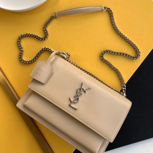 SUNSET MEDIUM CHAIN BAG IN SMOOTH LEATHER