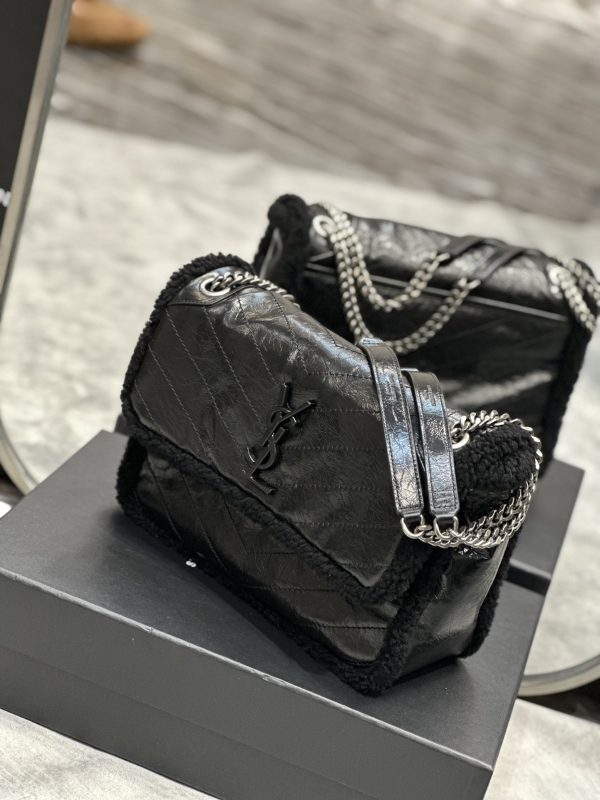 NIKI MEDIUM CHAIN BAG IN CRINKLED VINTAGE LEATHER