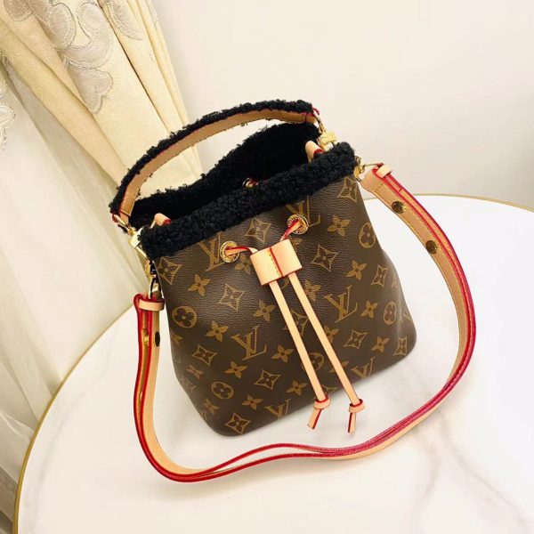 Laveszi Luxury Bags LV 579