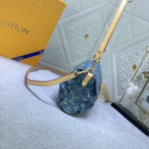 Louis Vuitton Pleaty bag in blue denim